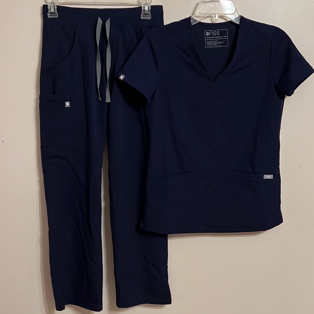 Figs Navy Scrub Set - Picture 12 of 13